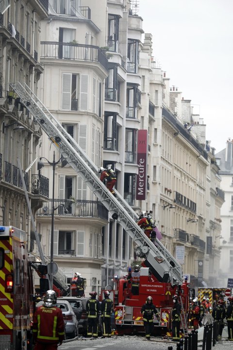 Parigi, esplosione nel quartiere Opéra